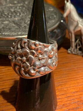 Vintage Art Nouveau Floral Pansies Spoon Ring 19.52 grams